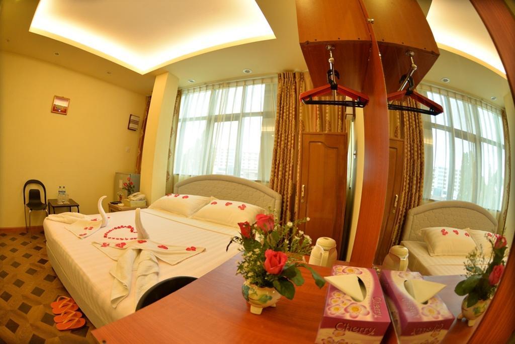 New Golden Forward Hotel Yangon Exterior photo